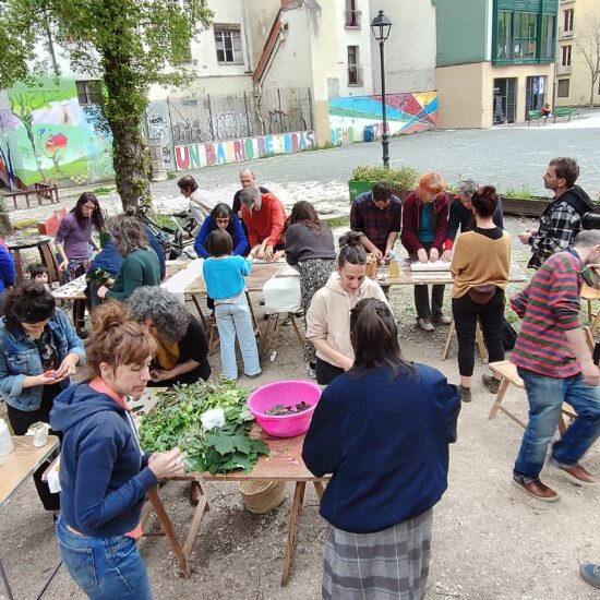 Taller 4_Marco Ranieri Tintes Vegetales_ SELECCIÓN_Foto de grupo_Foto Isabel Ferreira